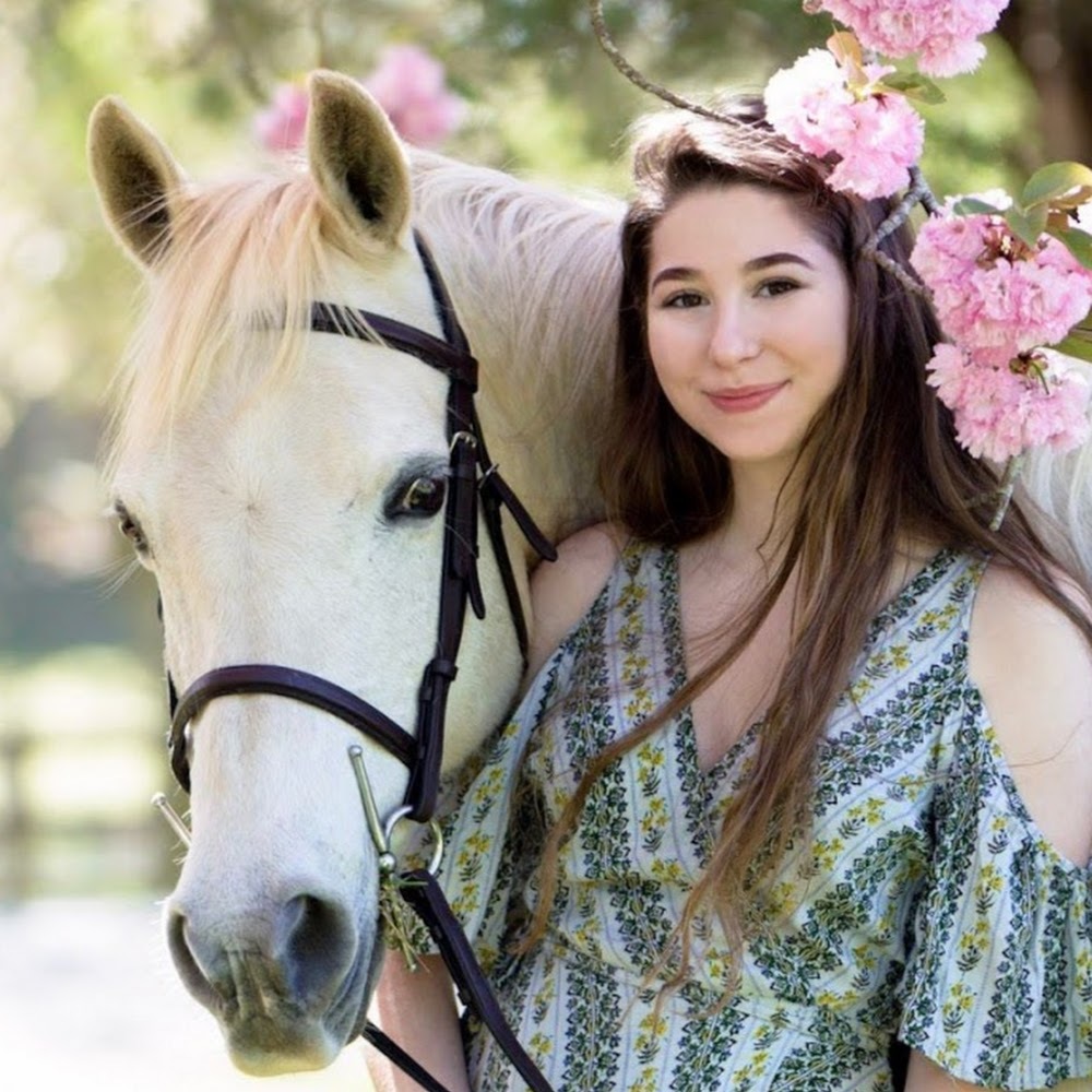 Meet your Posher, Emelia weatherly